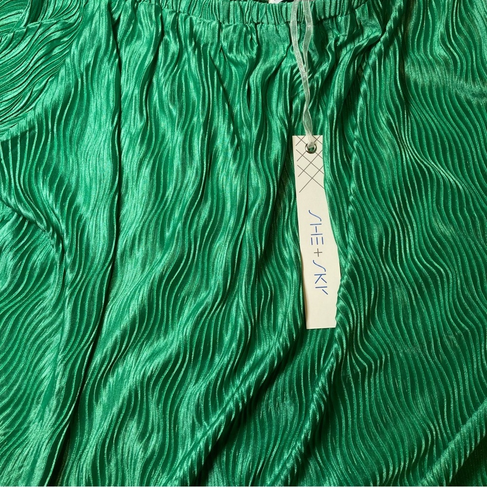 She + Sky Vibrant Green Off-Shoulder Blouse - Picture 3 of 6